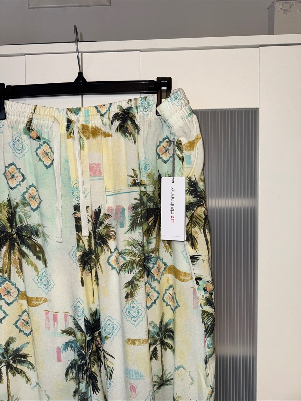 Liz Claiborne Palm Print Drawstring Bottoms - Light Mint